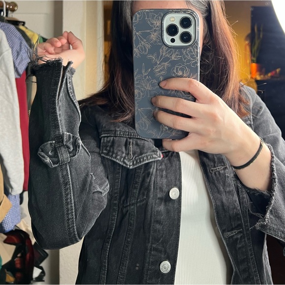 Levis black jean jacket - Picture 2 of 3